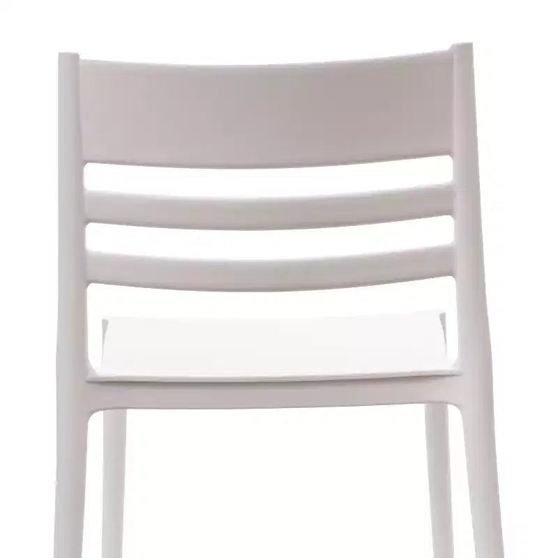 Lot de 2 chaises de patio empilables Bridgeport pour l'intérieur et l'extérieur avec dossier à lattes, chaise commerciale en résine toutes saisons