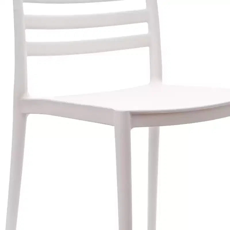 Lot de 2 chaises de patio empilables Bridgeport pour l'intérieur et l'extérieur avec dossier à lattes, chaise commerciale en résine toutes saisons